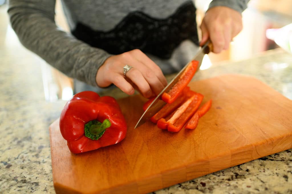 Kath cutting peppers
