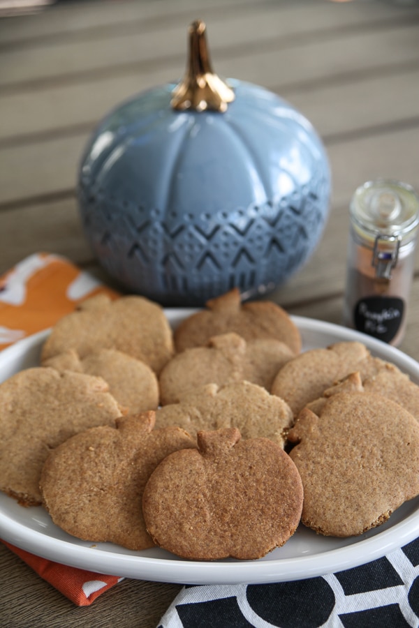 graham crackers on a plate in rows