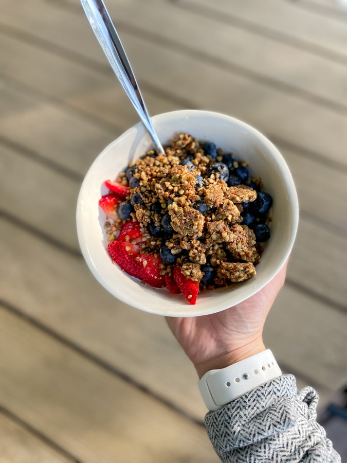 berries breakfast with Granola | Feels Like Summer
