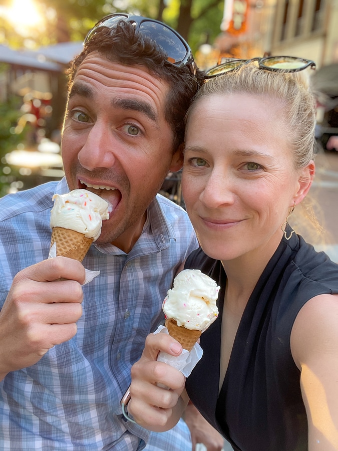 couple ice cream selfie