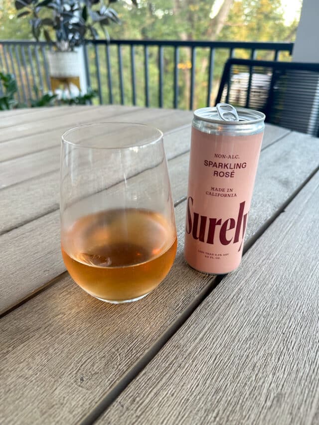 Drinking a little alcohol early in pregnancy may be okay