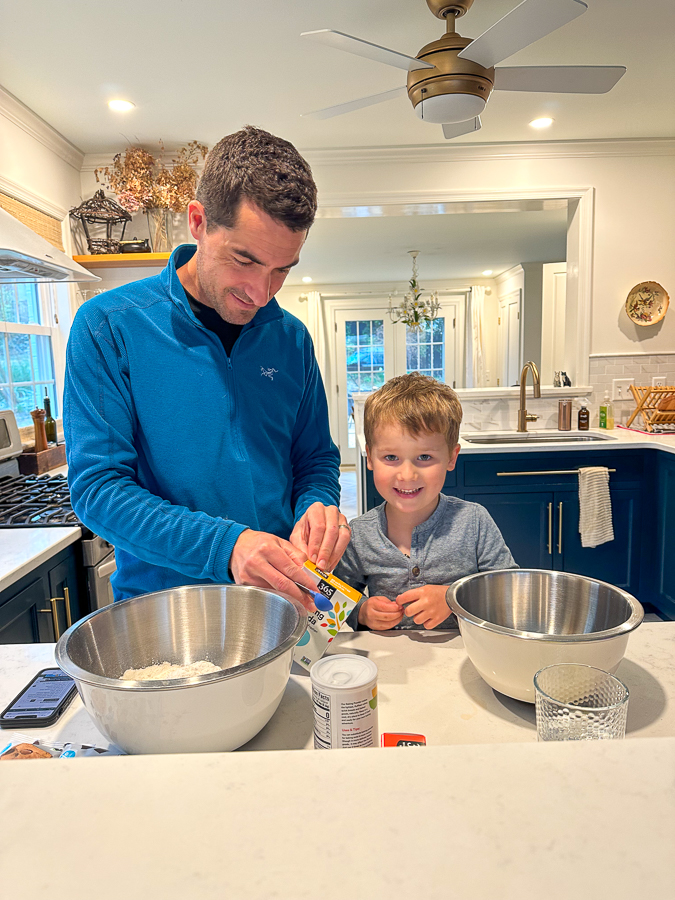 dad and son baking | news flash life updates