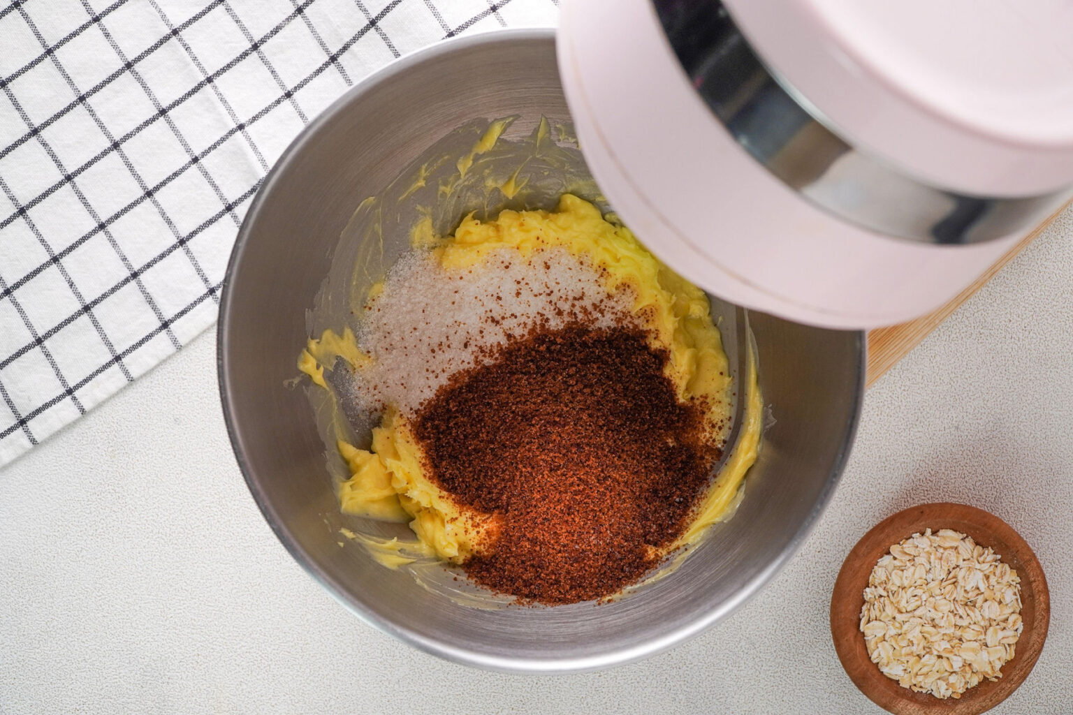 blend sugar to softened butter