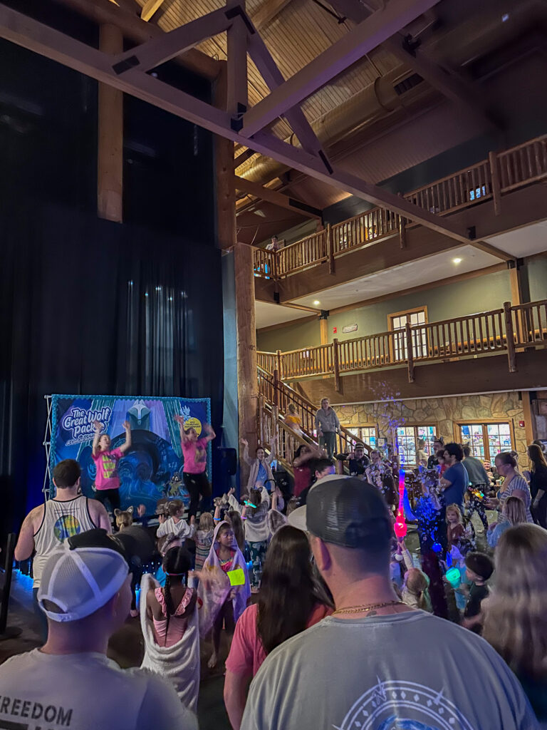 Great Wolf Lodge in Williamsburg dance party
