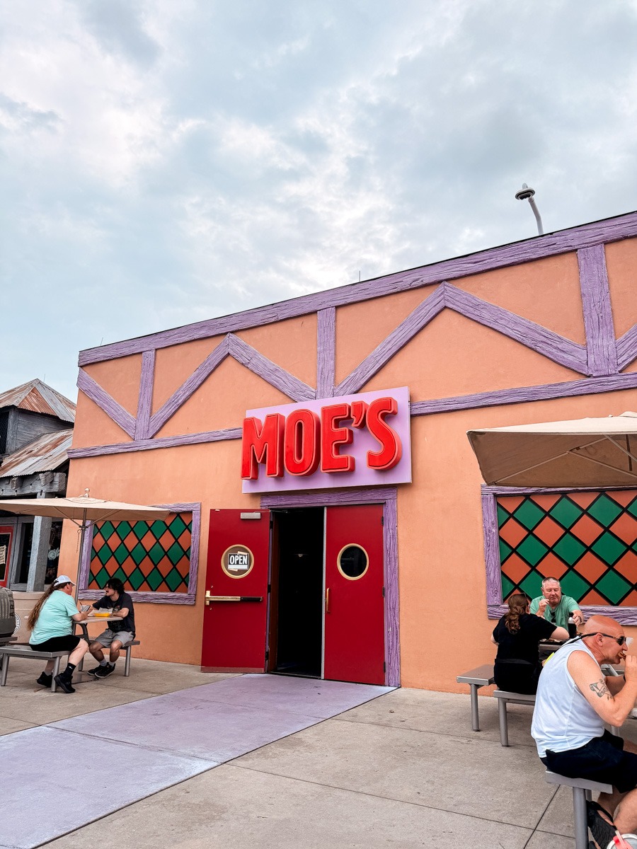 Moe's tavern at the Simpons land at Universal Studios Florida