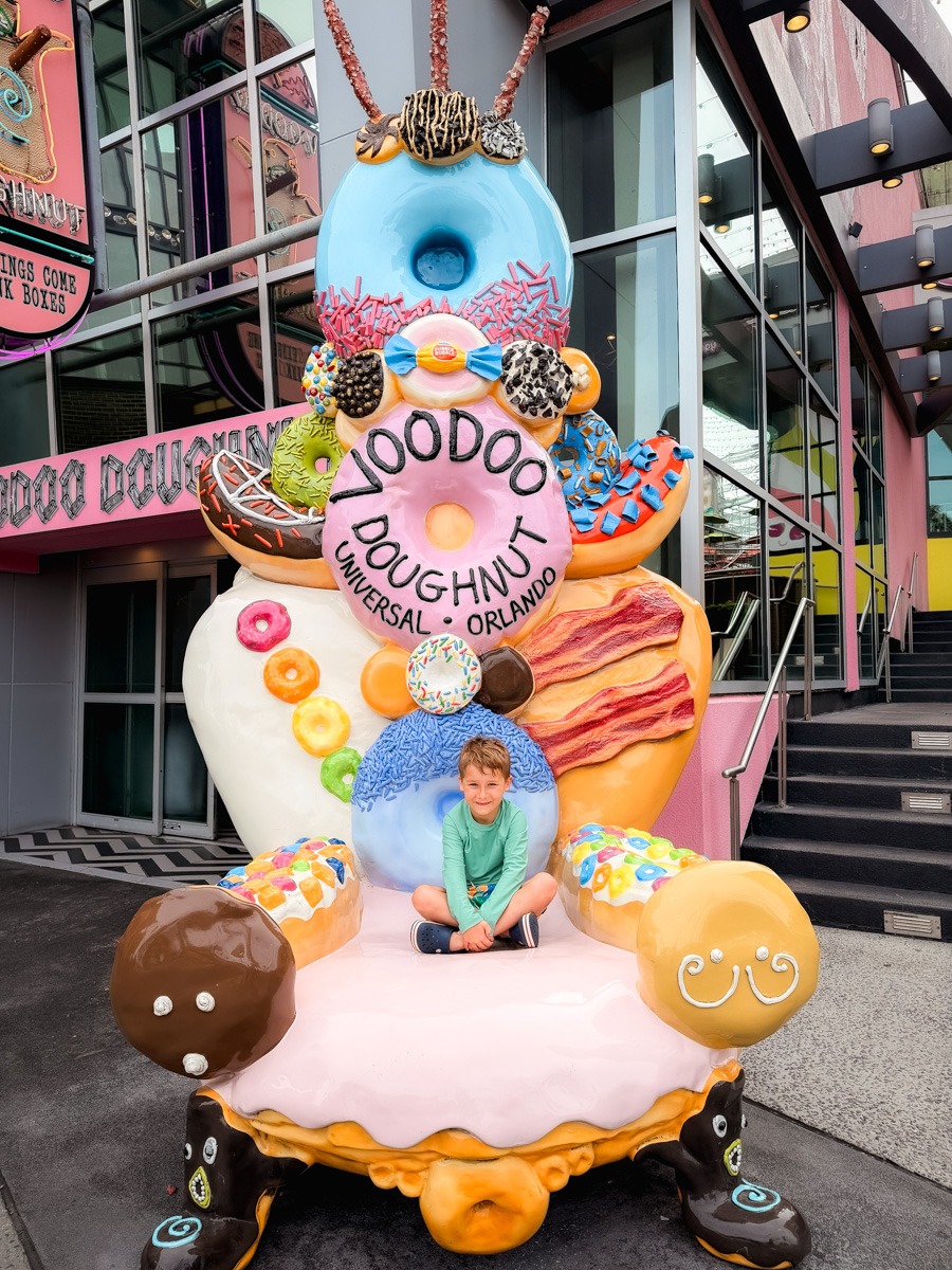 Voodoo Doughnuts chair in universal citywalk
